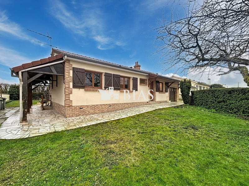 Maison - 90 m² - 5 pièces