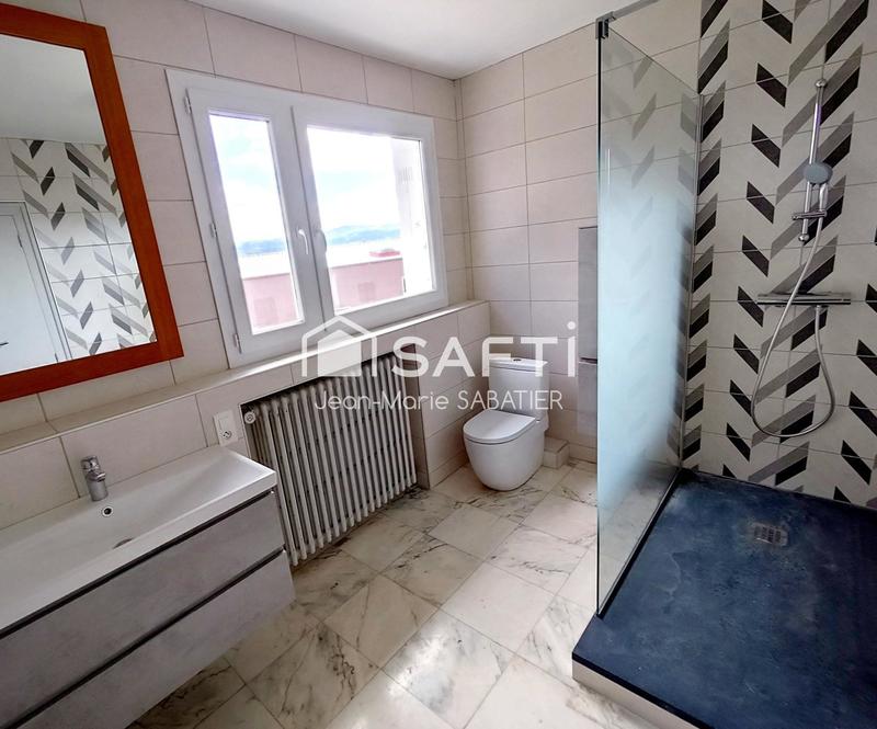 Maison - 175 m² - 9 pièces