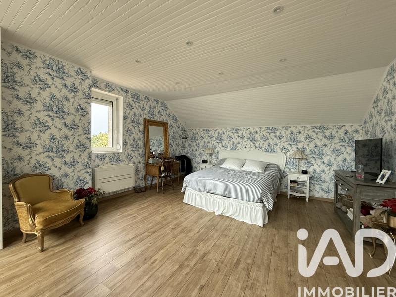 Maison - 278 m² - 10 pièces