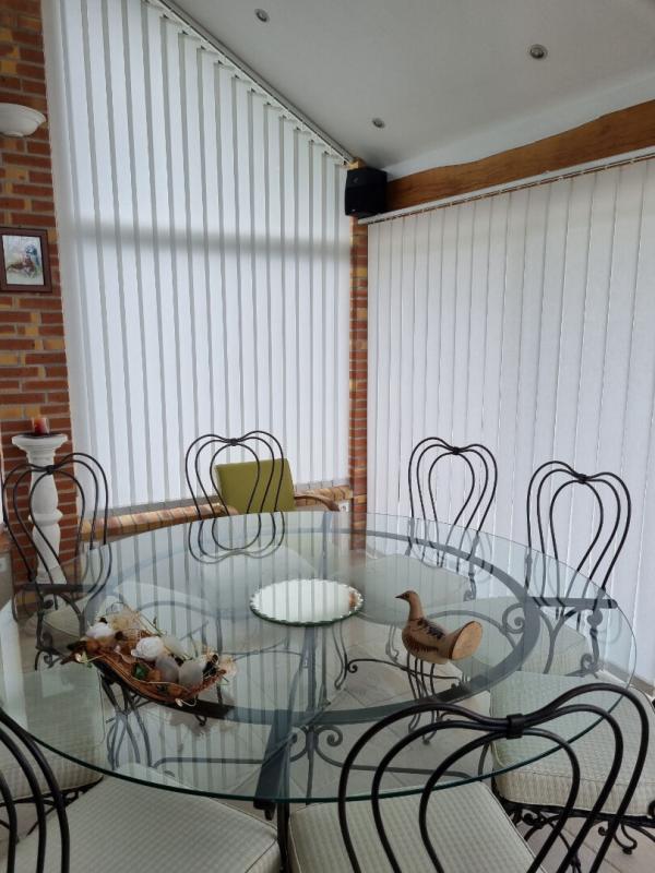 Maison - 270 m² - 10 pièces