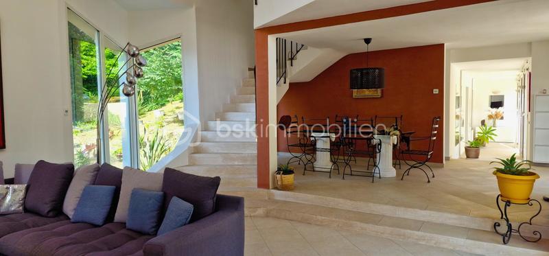 Villa - 290 m² - 6 pièces