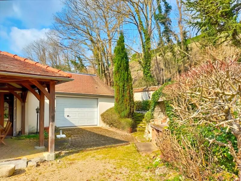 Maison - 211 m² - 7 pièces