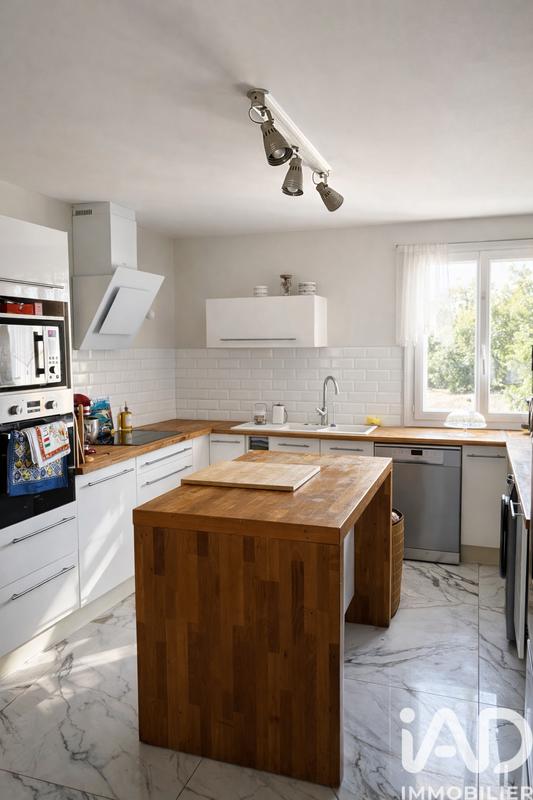 Maison - 90 m² - 4 pièces