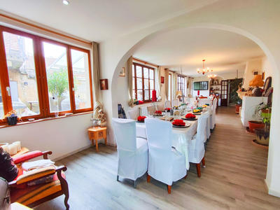 Maison - 319 m² - 12 pièces