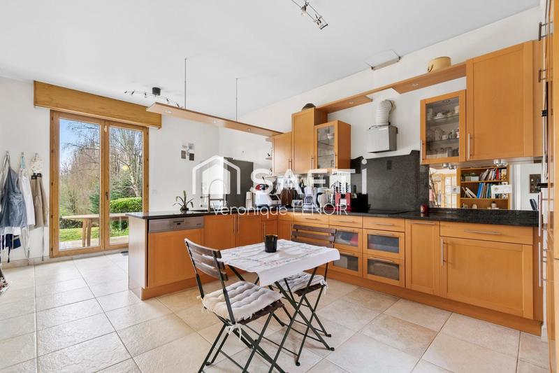 Maison - 238 m² - 6 pièces