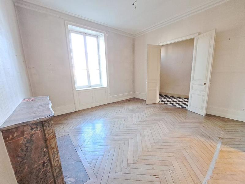 Maison - 191 m² - 8 pièces