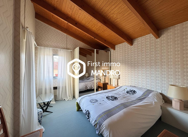 Maison traditionnelle - 160 m² - 6 pièces