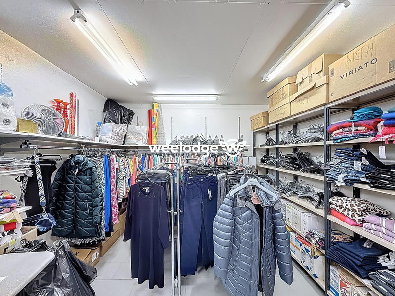 Fonds de commerce - Magasins - 84 m²