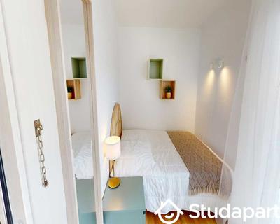 Chambre - 100 m² - 1 pièce