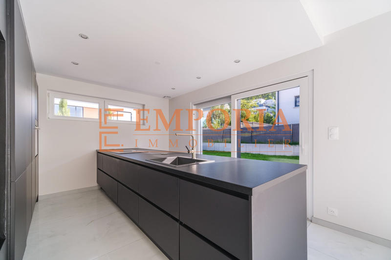 Maison - 143 m² - 6 pièces