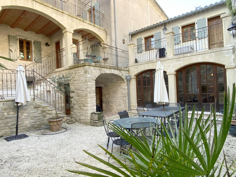 Maison - 250 m² - 7 pièces