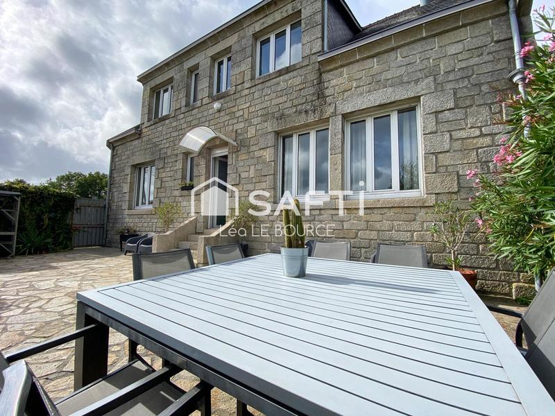 Maison - 223 m² - 8 pièces