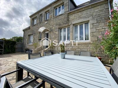 Maison - 223 m² - 8 pièces