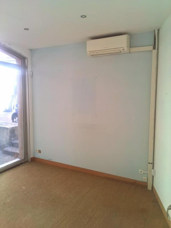 Local commercial - 135 m² - 5 pièces