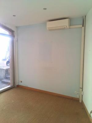 Local commercial - 135 m² - 5 pièces