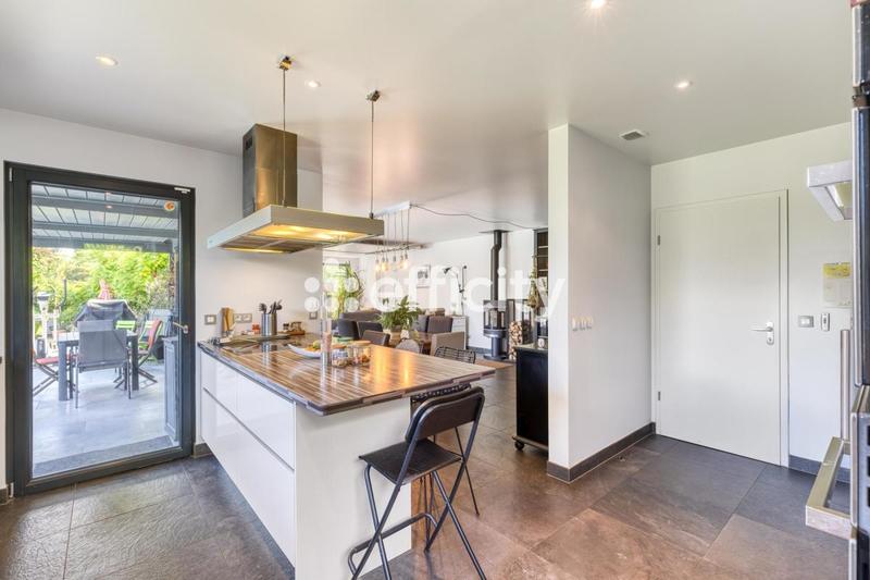 Maison - 197 m² - 6 pièces