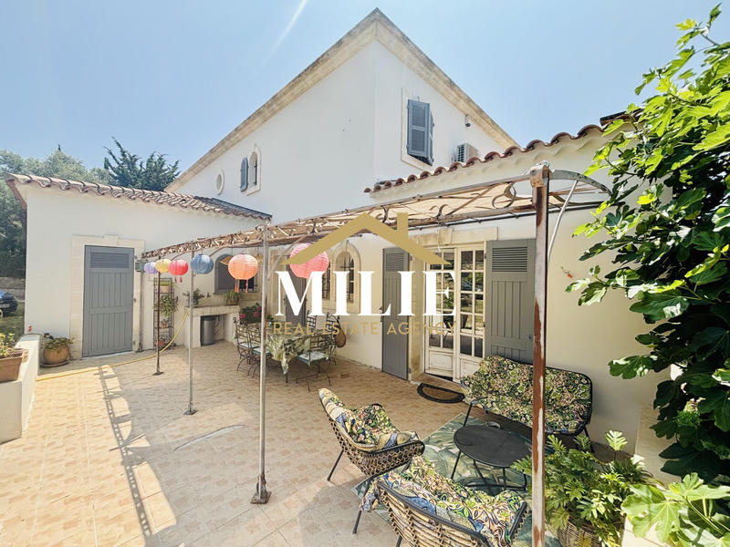 Villa - 350 m² - 10 pièces