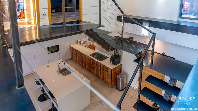 Maison - 233 m² - 7 pièces