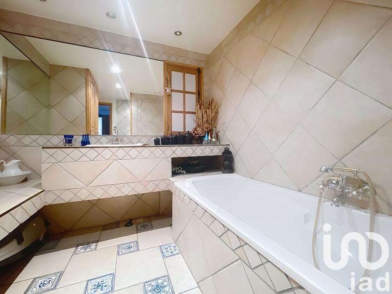 Maison - 206 m² - 5 pièces