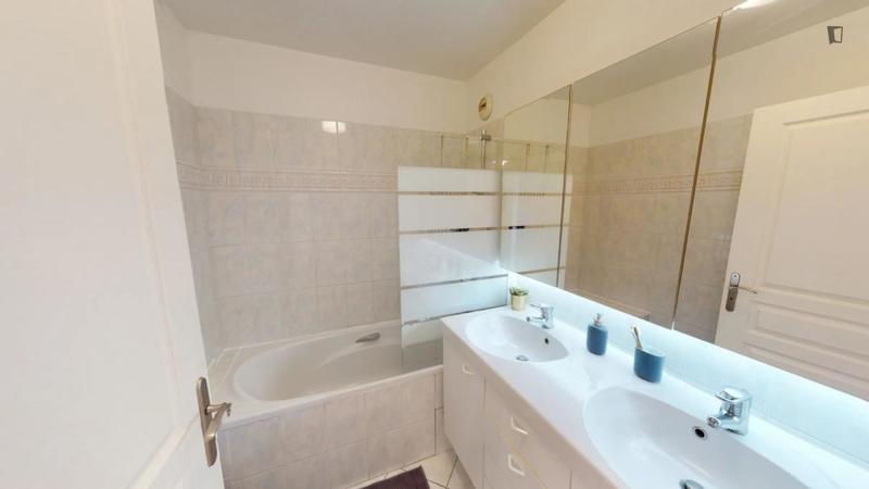 Chambre - 11 m² - 4 pièces