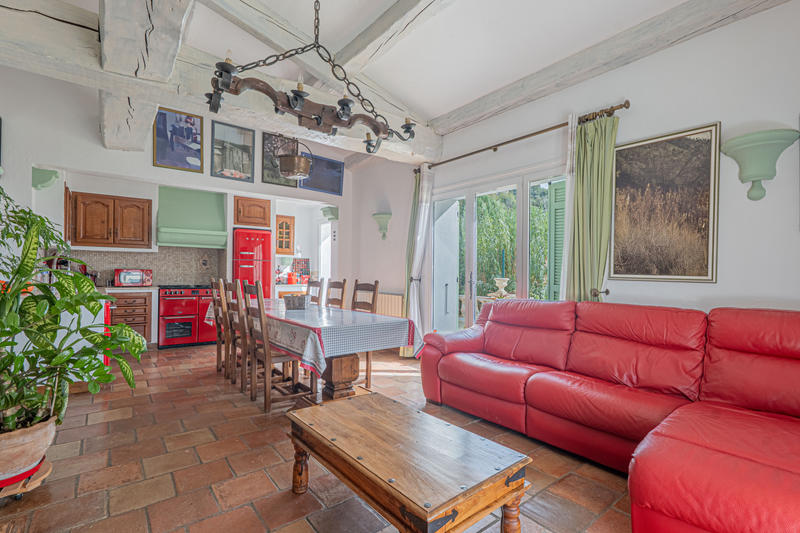 Maison - 205 m² - 9 pièces