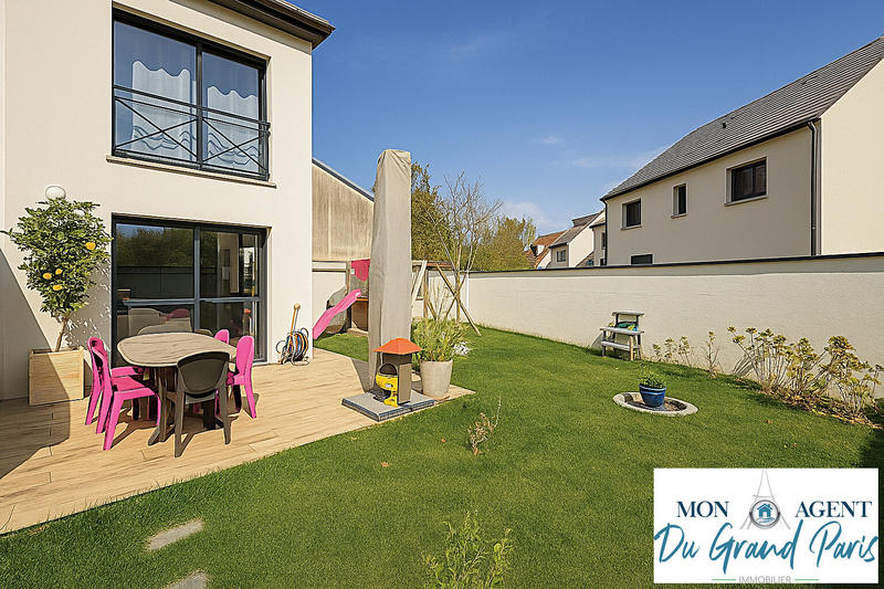 Maison - 230 m² - 7 pièces