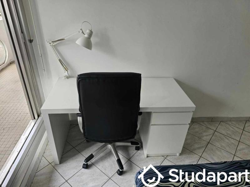 Chambre - 10 m² - 1 pièce