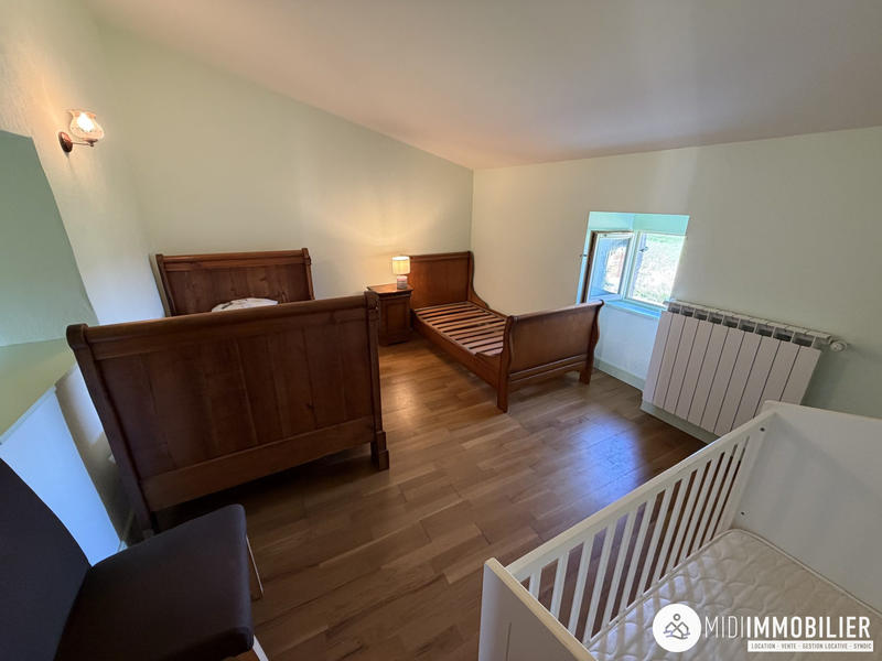 Maison - 239 m² - 7 pièces