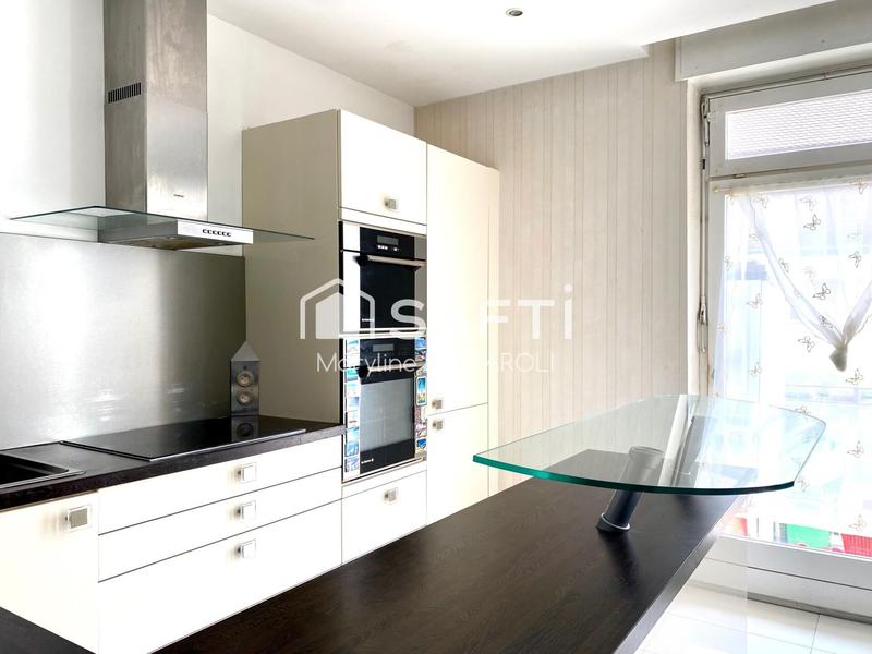 Appartement - 204 m² - 8 pièces