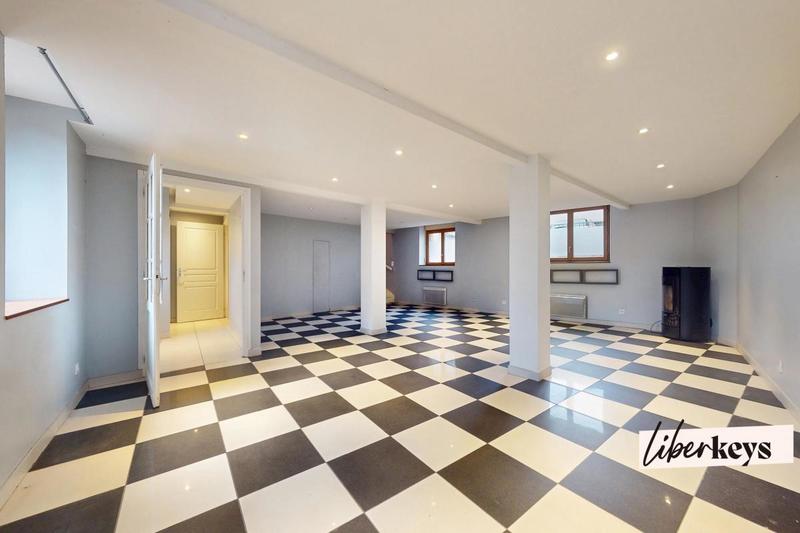 Appartement - 166 m² - 6 pièces