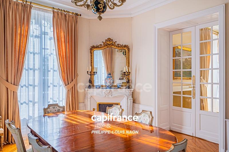Maison bourgeoise - 260 m² - 10 pièces