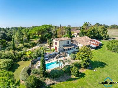 Maison - 200 m² - 8 pièces