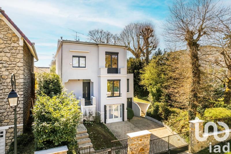 Maison - 170 m² - 8 pièces