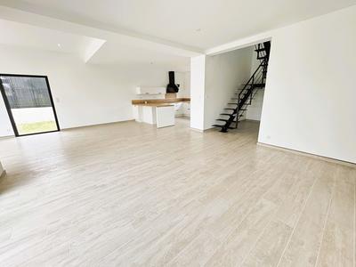 Maison - 162 m² - 6 pièces