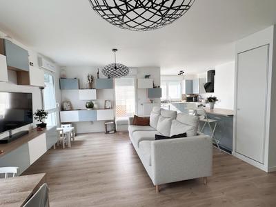 Appartement - 92 m² - 4 pièces