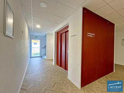 Local d'activités - 67 m² - 1 pièce