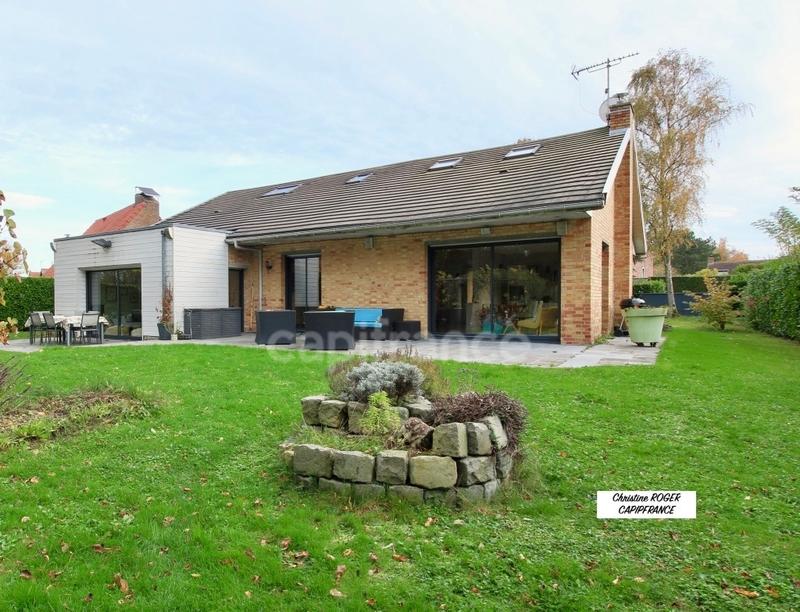 Maison - 166 m² - 8 pièces