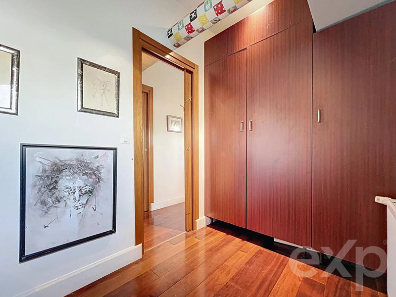 Maison - 200 m² - 8 pièces