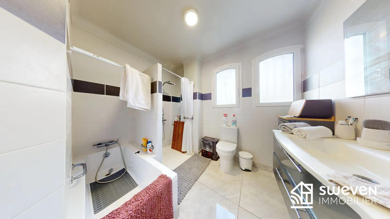 Villa - 205 m² - 7 pièces