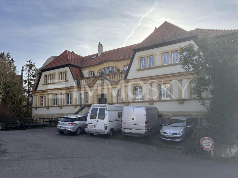 Appartement - 85 m² - 2 pièces