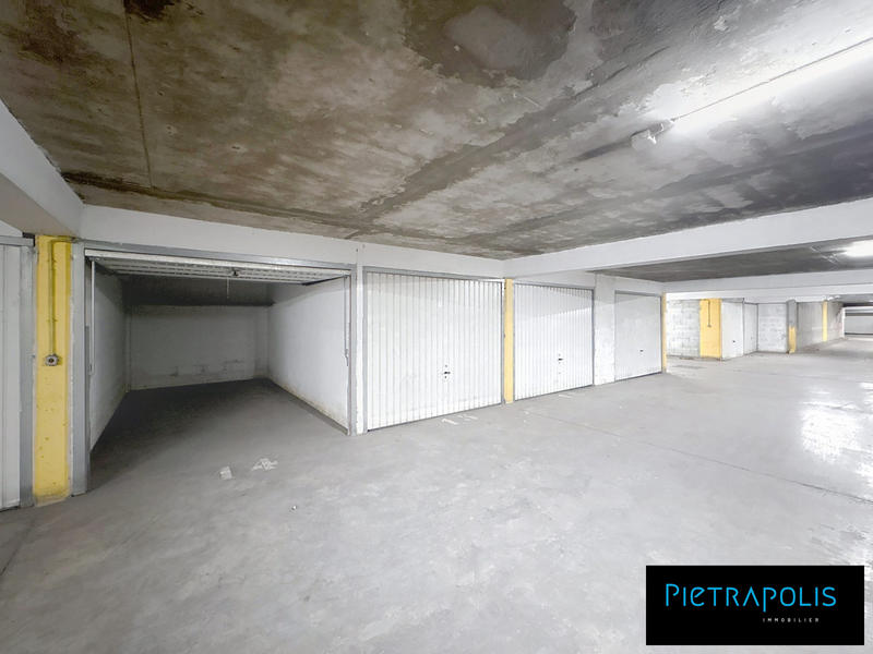 Parking / Garage - 13 m²