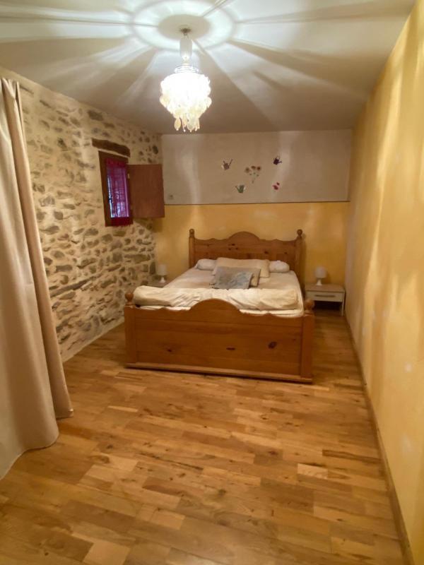 Maison en pierre - 140 m² - 6 pièces