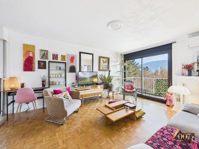 Appartement - 83 m² - 4 pièces