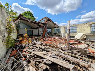 Maison - 1 200 m² - 1 pièce