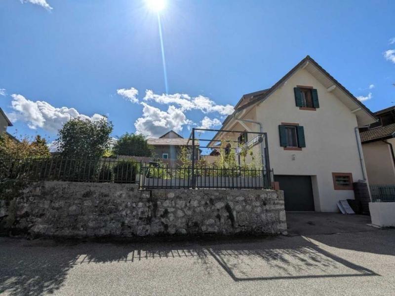 Maison - 236 m² - 7 pièces