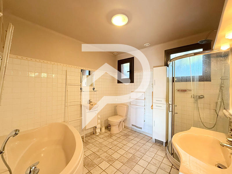 Maison - 140 m² - 5 pièces