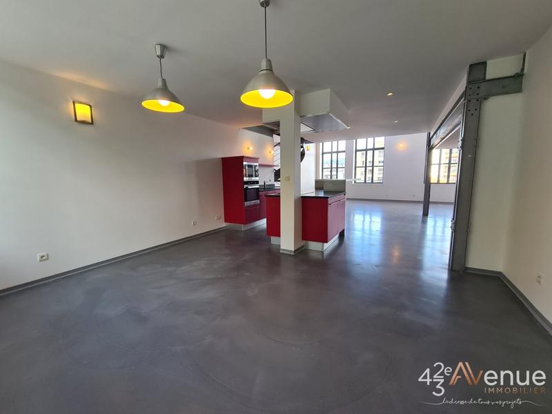 Loft - 175 m² - 5 pièces