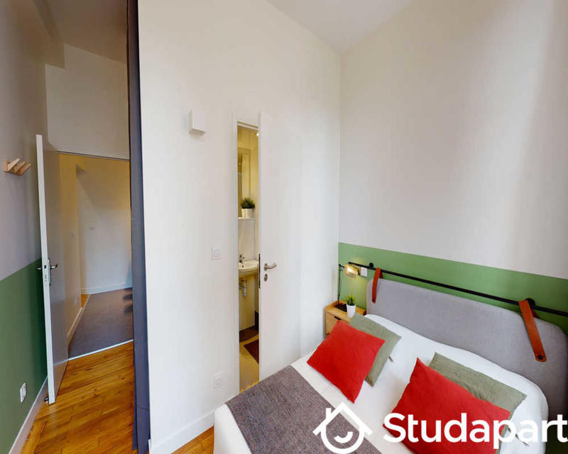 Chambre - 120 m² - 1 pièce