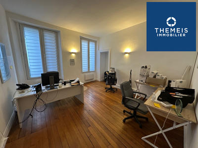 Local commercial - 79 m² - 3 pièces