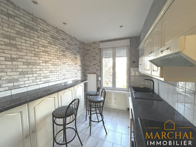 Appartement - 82 m² - 3 pièces